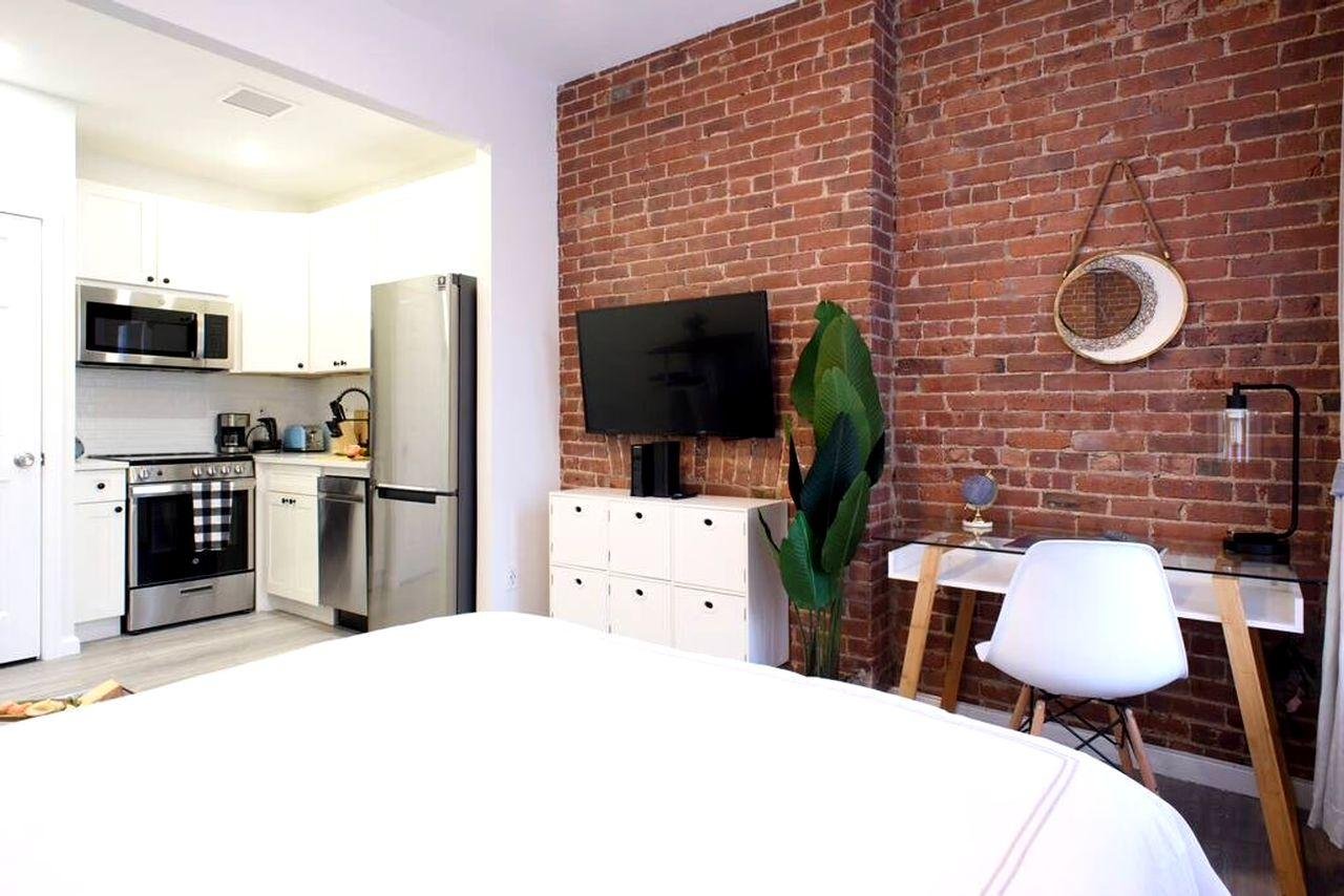 Beautifully Renovated Studio in Hell's Kitchen